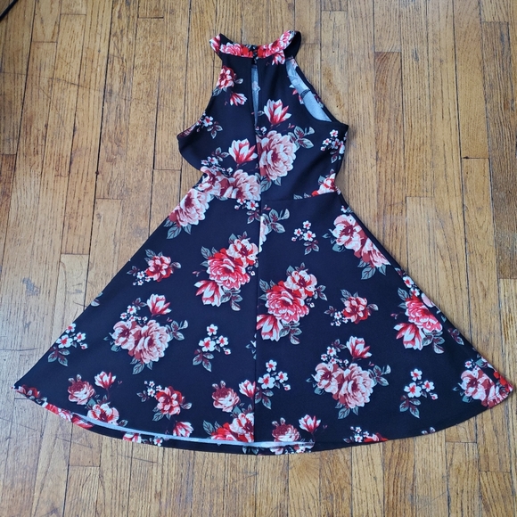 CLOSET CLOSING 7/31 No Boundaries Halter Neck Black Floral Dress Small - Picture 3 of 8
